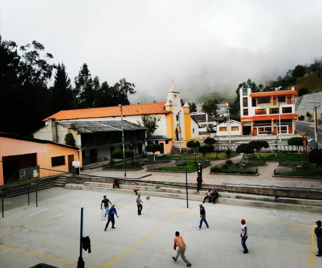 Lagoon Hotel Chugchilán Eksteriør billede